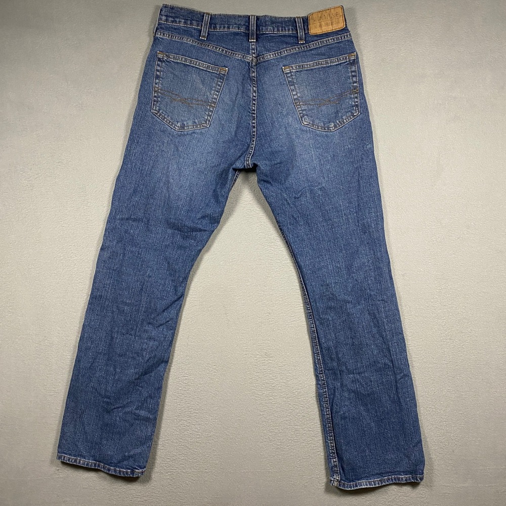 Signature by Levi Strauss Bootcut Jeans Mens 34x30 Blue Medium Wash Stretch - Picture 2 of 8